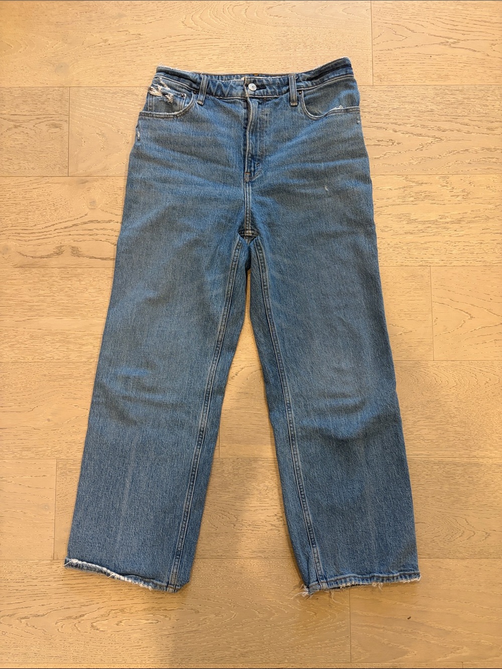 Abercrombie & Fitch Women's Straight Leg Jeans in Blue